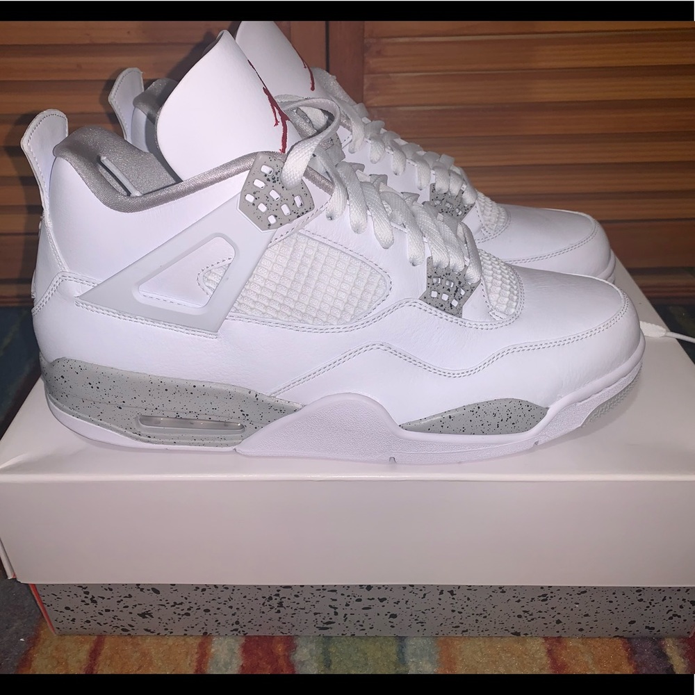 Jordan 4 Retro “White Oreo”